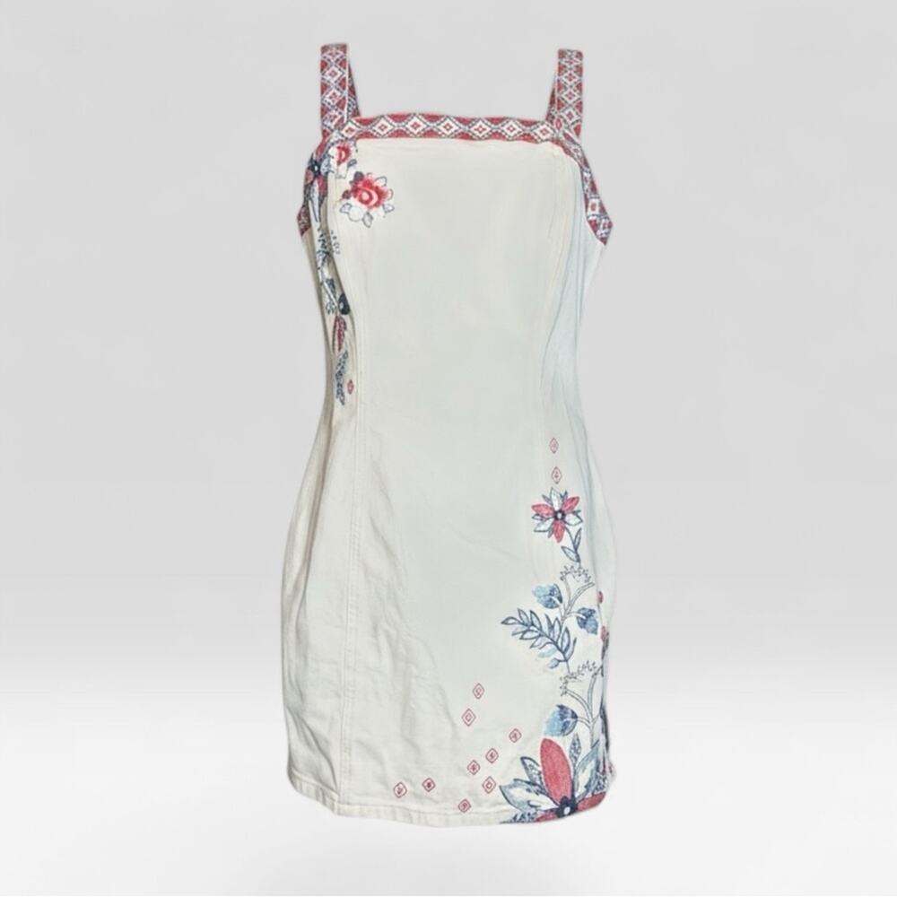 Shyanne Women's Americana Embroidered Denim Dress NWT - Picture 2 of 6